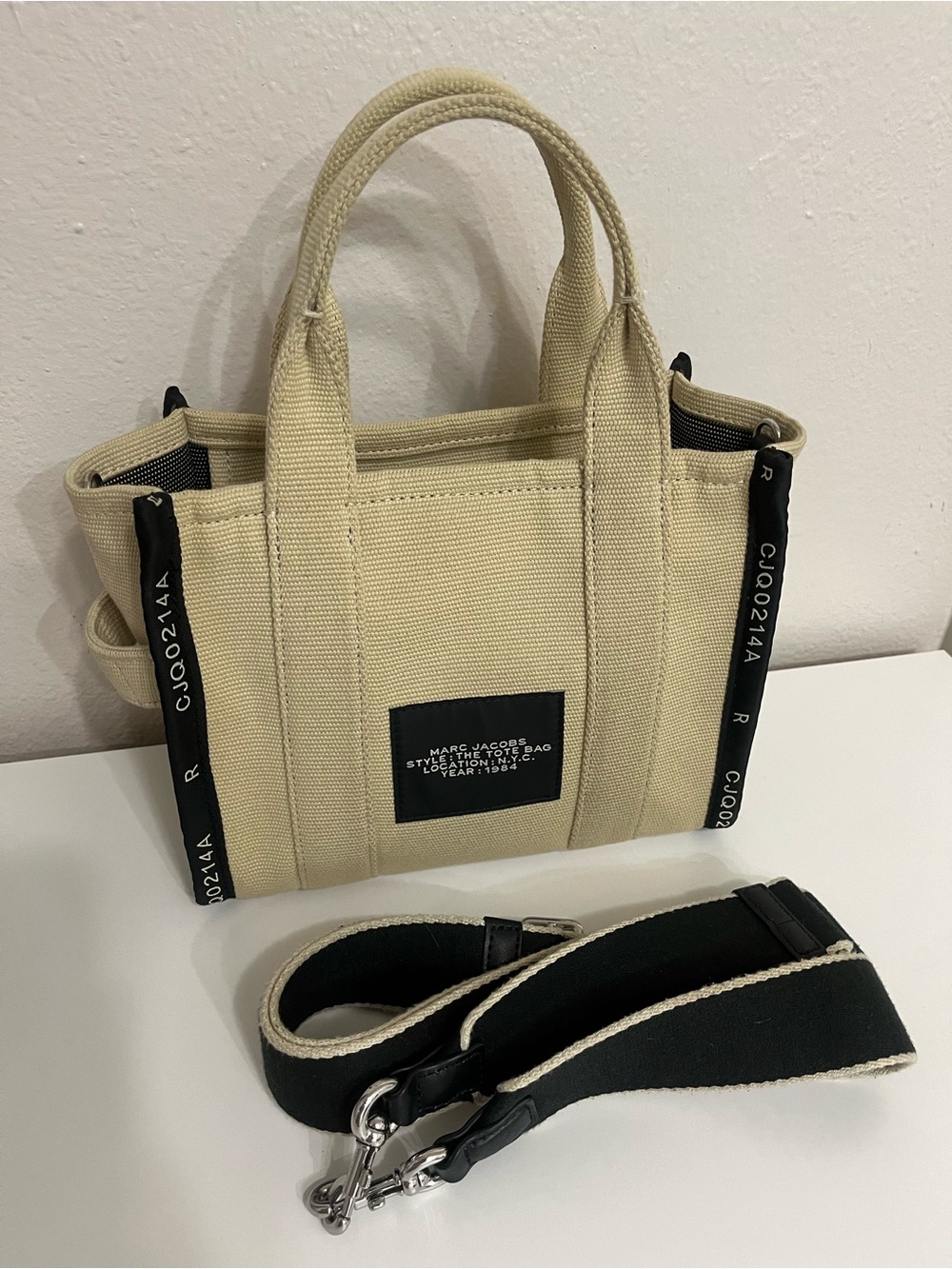 Marc Jacobs Small The Tote Bag - Picture 2 of 5